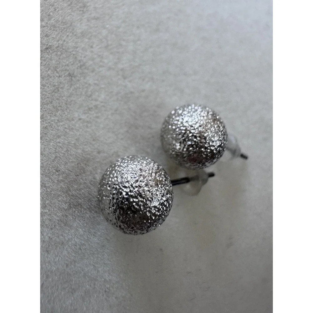 New Sterling Silver Sparkling Silver Ball Studs Earrings NWOT